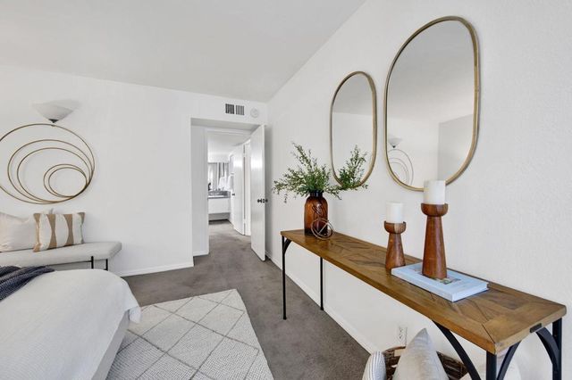 1127 E Del Mar Boulevard 334, Pasadena, CA 91106