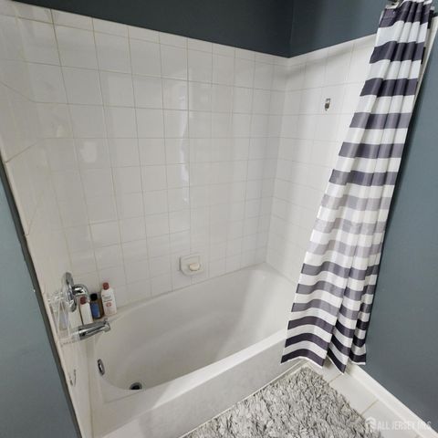 1325 Fernwood Court, New Brunswick, NJ 08901
