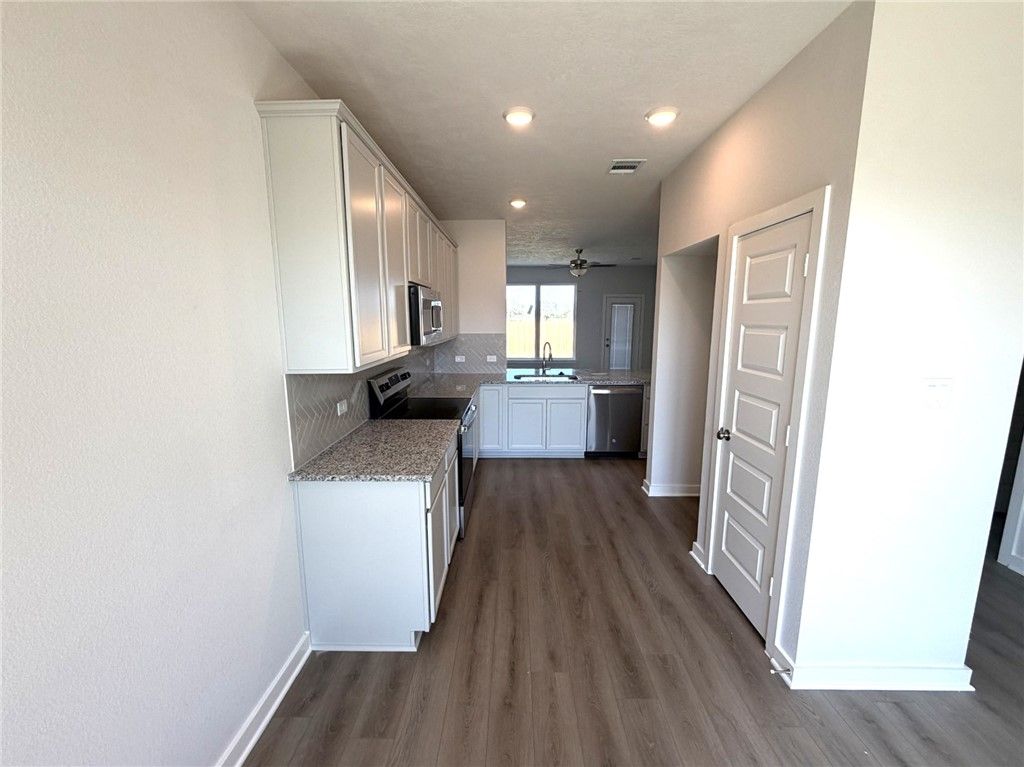 1966 Cambria Drive, Bryan, TX 77807 — photo 2