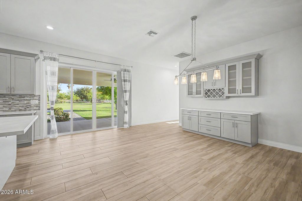 Image 18 of property listing at 5015 W OLNEY Avenue, Laveen, AZ 85339