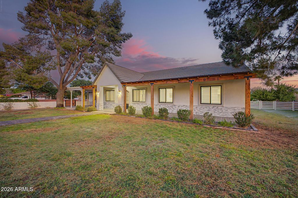 Image 2 of property listing at 5015 W OLNEY Avenue, Laveen, AZ 85339