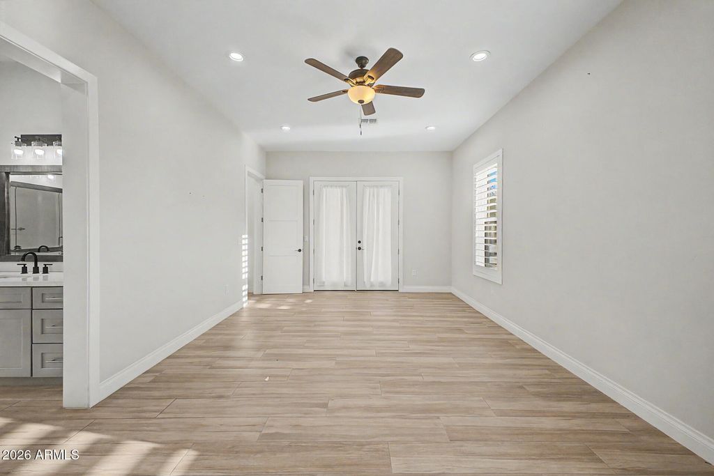 Image 21 of property listing at 5015 W OLNEY Avenue, Laveen, AZ 85339