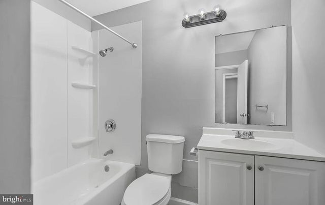 20 EXECUTIVE LN, Willingboro, NJ 08046