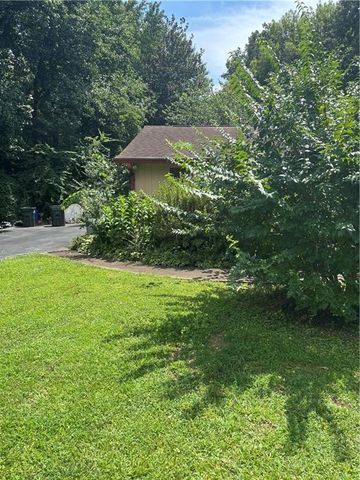 490 Coleman Drive, Roswell, GA 30075