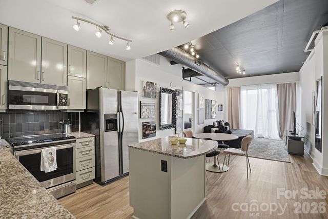 505 E 6th Street 1006, Charlotte, NC 28202