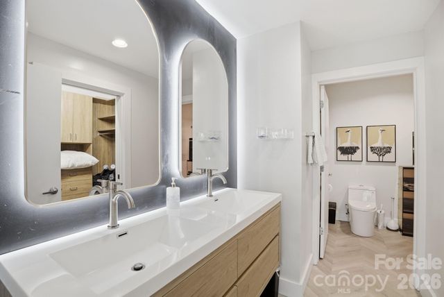 505 E 6th Street 1006, Charlotte, NC 28202