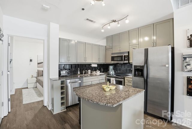 505 E 6th Street 1006, Charlotte, NC 28202