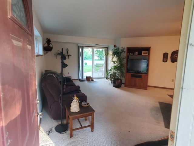 6253 Middleton Spring Drive Common, Middleton, WI 53562
