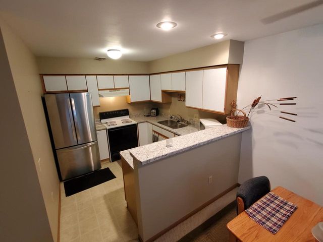 6253 Middleton Spring Drive Common, Middleton, WI 53562