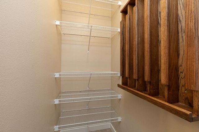 795 S Natalie Avenue, Springfield, MO 65802