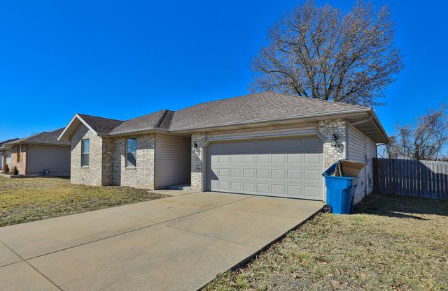 795 S Natalie Avenue, Springfield, MO 65802