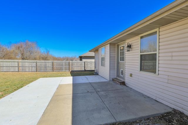 795 S Natalie Avenue, Springfield, MO 65802