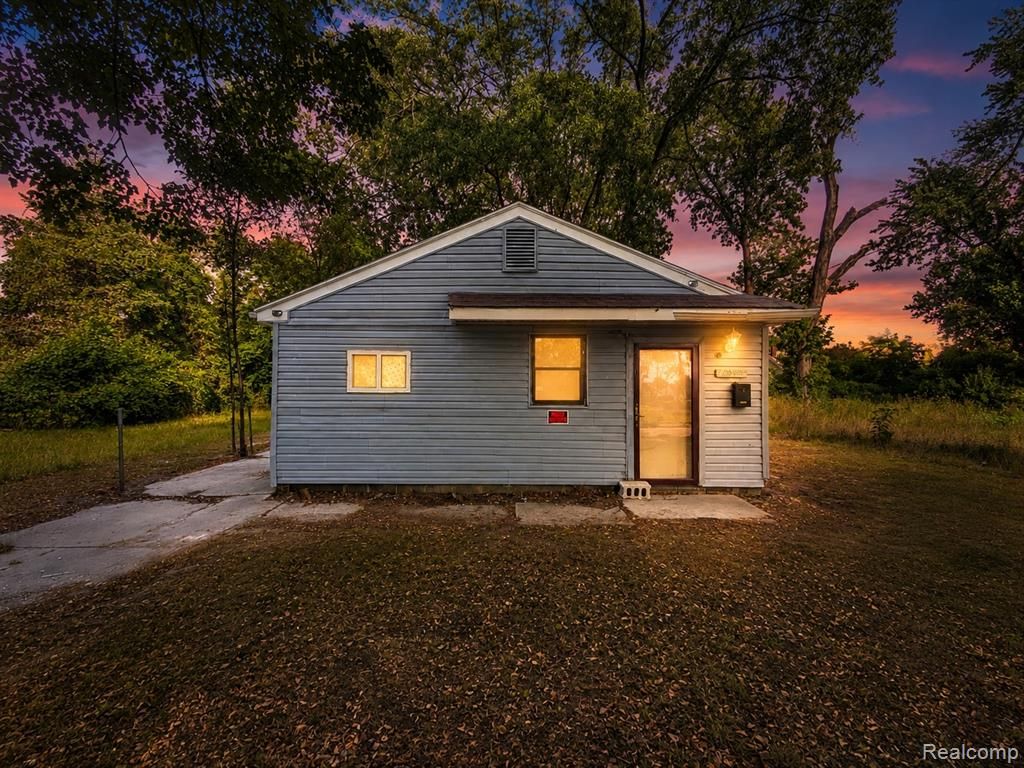 15344 Blackstone Street, Detroit, MI 48223