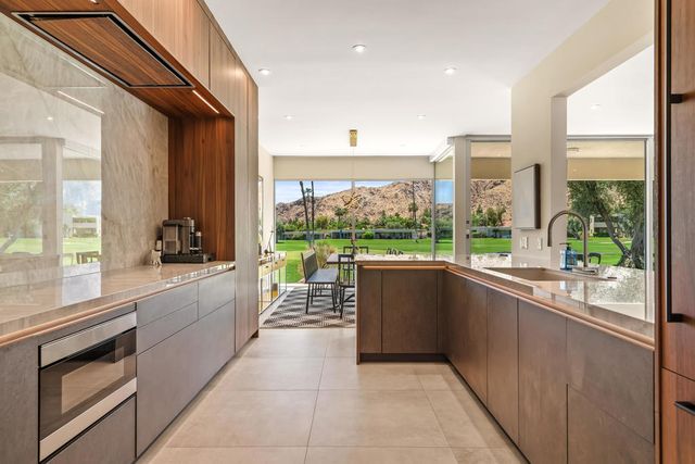 133 Desert Lakes Drive, Palm Springs, CA 92264