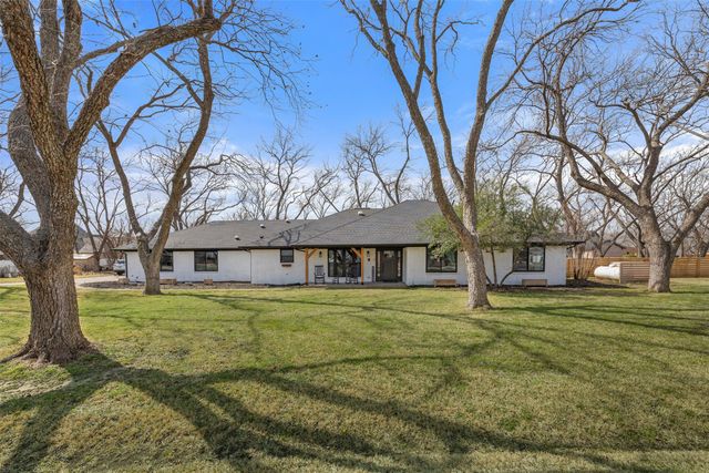 5502 Wedgefield Lane, Granbury, TX 76049