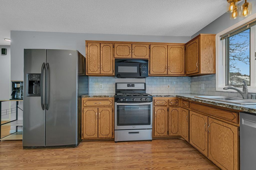 202 10th Street N, Sartell, MN 56377