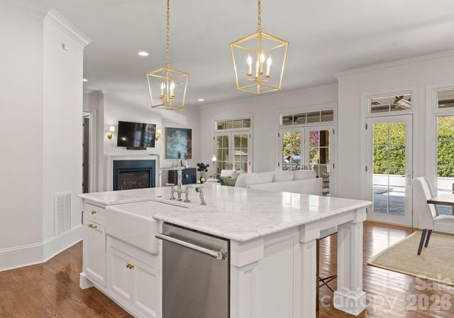 2043 Sharon Lane, Charlotte, NC 28211