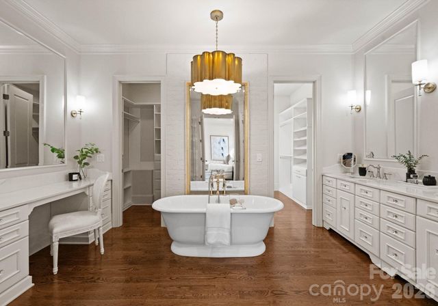 2043 Sharon Lane, Charlotte, NC 28211