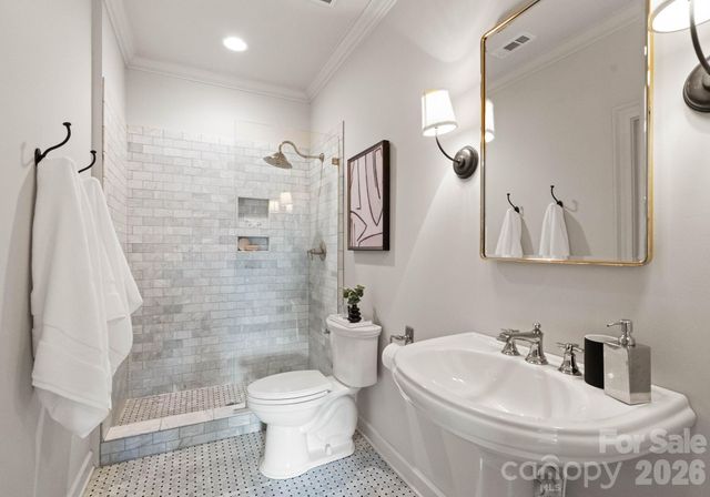 2043 Sharon Lane, Charlotte, NC 28211