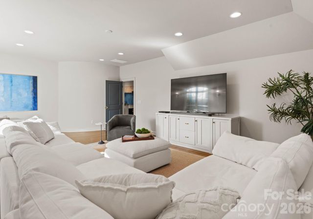 2043 Sharon Lane, Charlotte, NC 28211