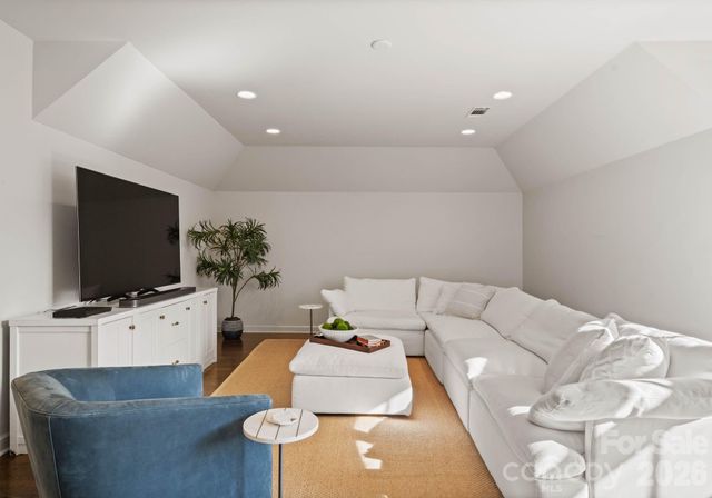 2043 Sharon Lane, Charlotte, NC 28211