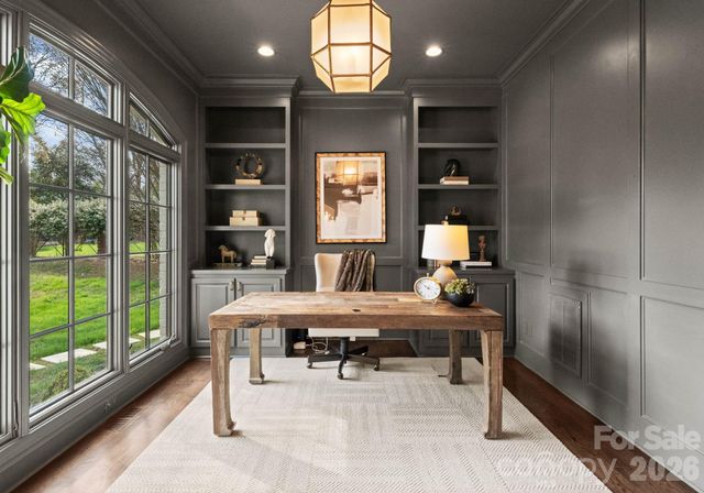 2043 Sharon Lane, Charlotte, NC 28211