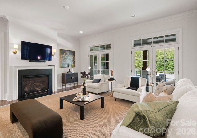 2043 Sharon Lane, Charlotte, NC 28211