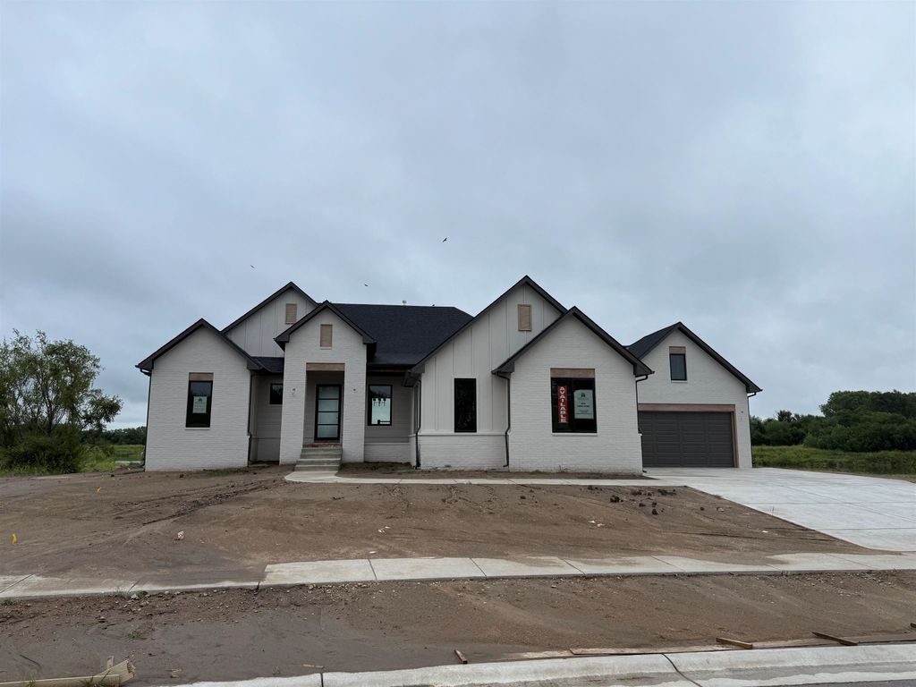 8236 W Mossy Stone, Maize, KS 67101