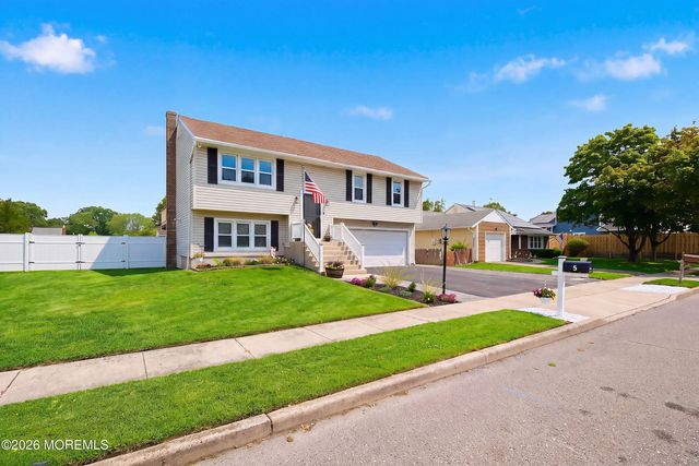 5 Musket Avenue, Barnegat, NJ 08005