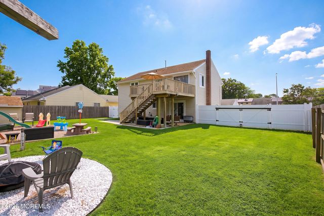 5 Musket Avenue, Barnegat, NJ 08005