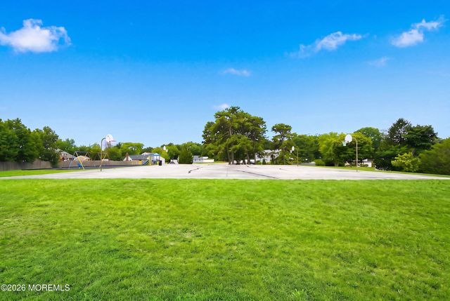 5 Musket Avenue, Barnegat, NJ 08005