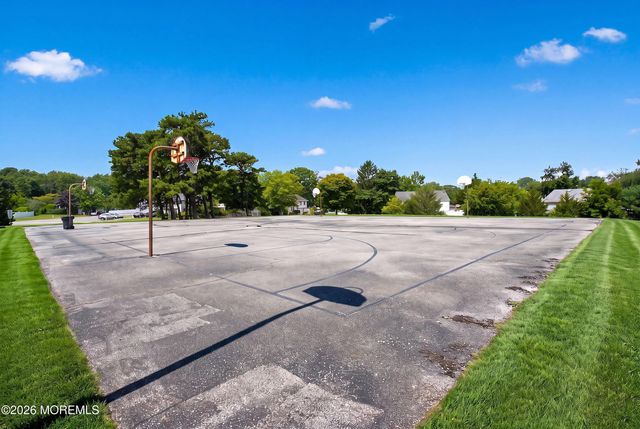 5 Musket Avenue, Barnegat, NJ 08005