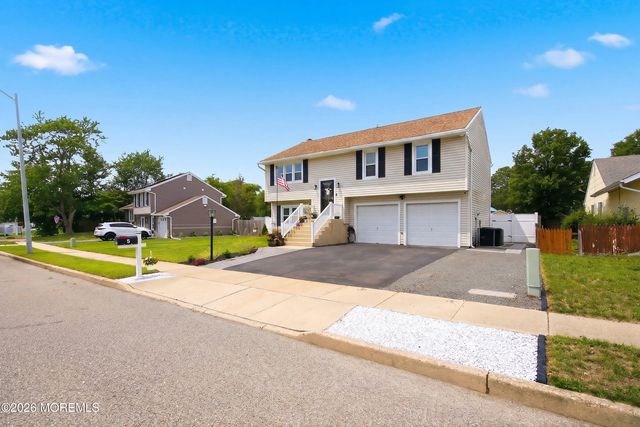 5 Musket Avenue, Barnegat, NJ 08005