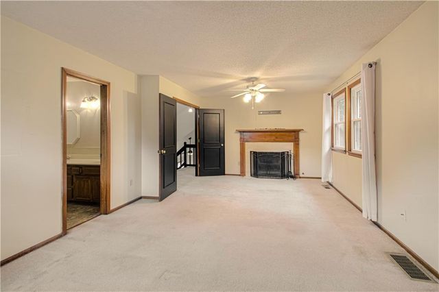 5624 N Gladstone Place, Gladstone, MO 64119