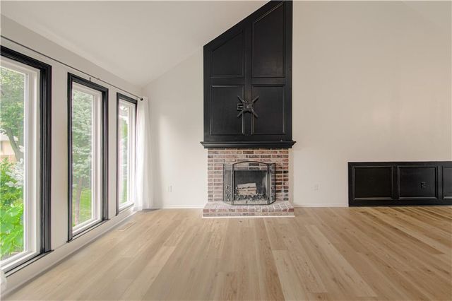 5624 N Gladstone Place, Gladstone, MO 64119