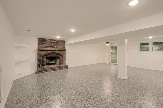 5624 N Gladstone Place, Gladstone, MO 64119