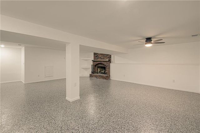5624 N Gladstone Place, Gladstone, MO 64119