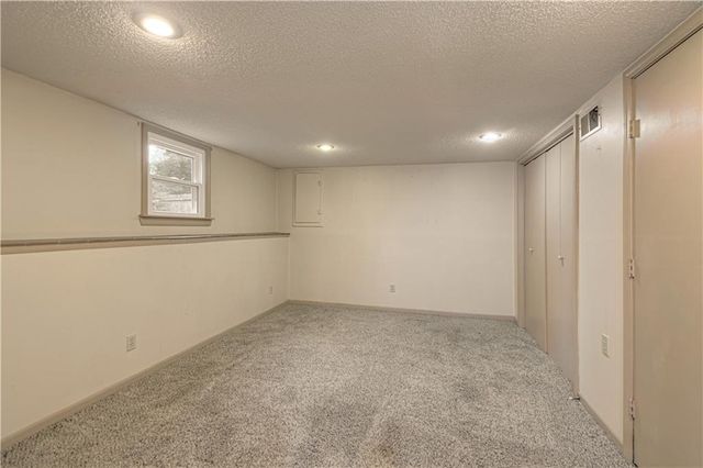5624 N Gladstone Place, Gladstone, MO 64119