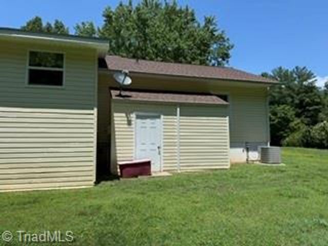 128 Hickory Hollow Road, North Wilkesboro, NC 28659