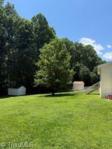 128 Hickory Hollow Road, North Wilkesboro, NC 28659