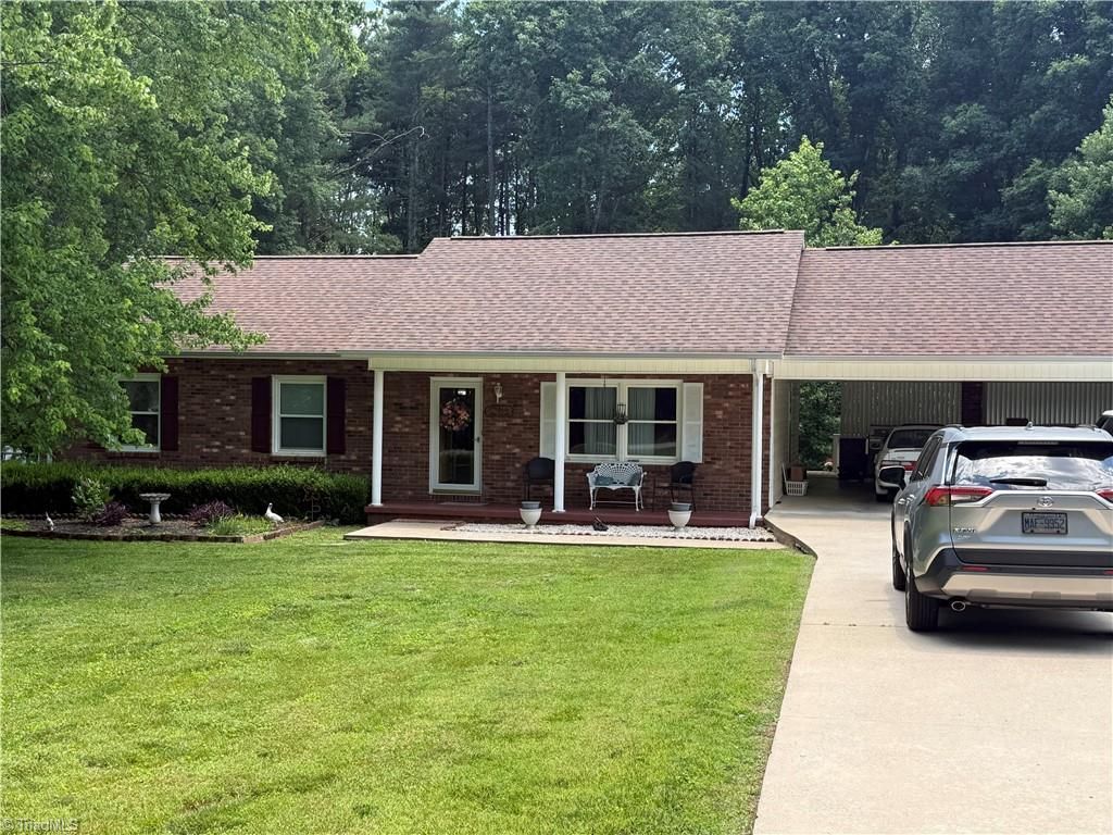 128 Hickory Hollow Road, North Wilkesboro, NC 28659
