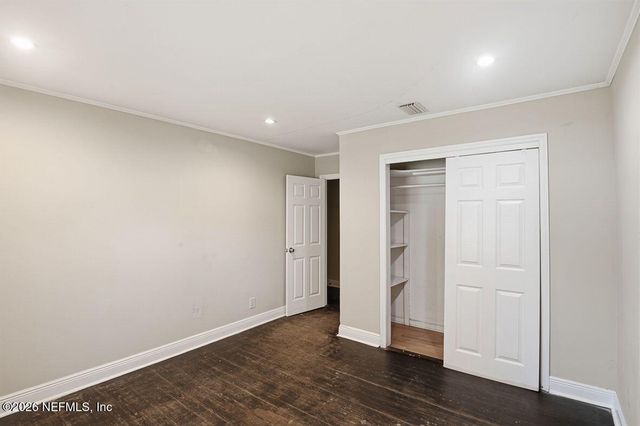 8040 HAMMOND Boulevard, Jacksonville, FL 32220