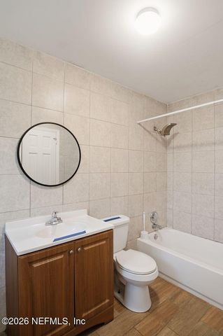 8040 HAMMOND Boulevard, Jacksonville, FL 32220