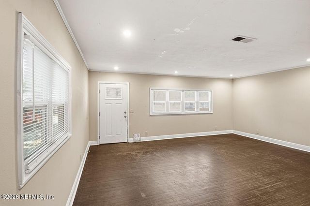 8040 HAMMOND Boulevard, Jacksonville, FL 32220