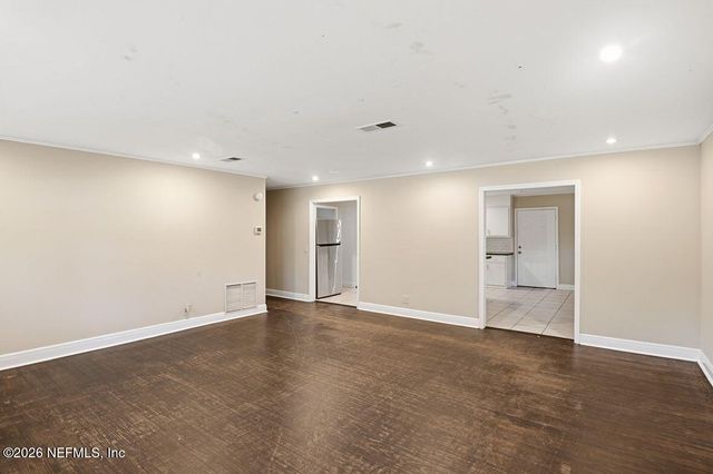 8040 HAMMOND Boulevard, Jacksonville, FL 32220