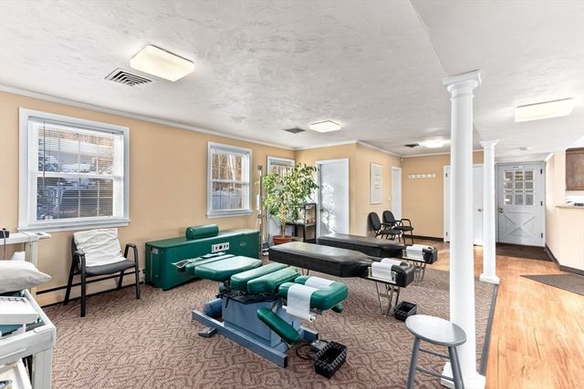 990 Pleasant St, Brockton, MA 02301