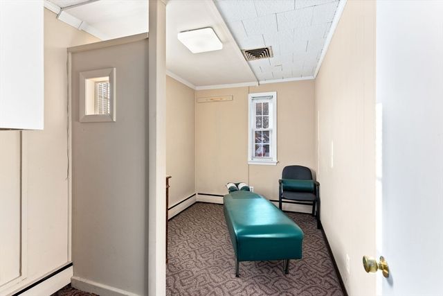 990 Pleasant St, Brockton, MA 02301