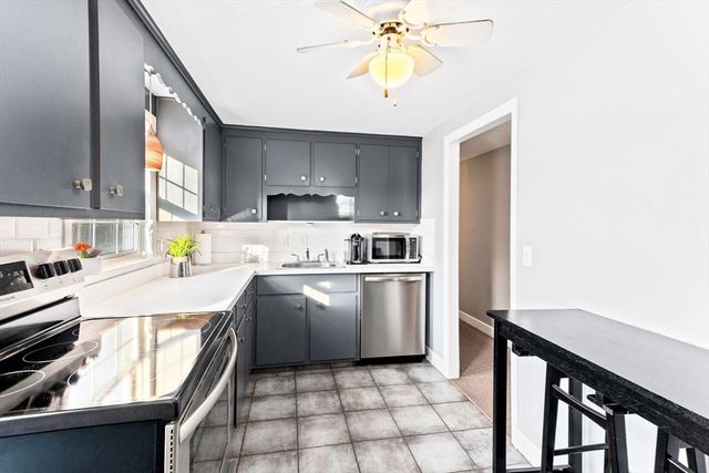 990 Pleasant St, Brockton, MA 02301