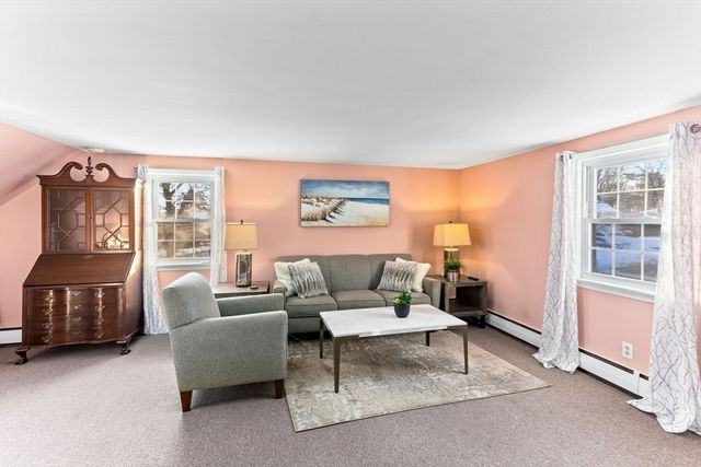 990 Pleasant St, Brockton, MA 02301