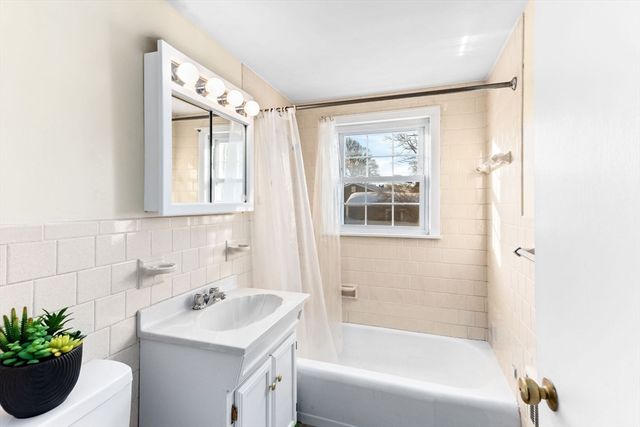 990 Pleasant St, Brockton, MA 02301